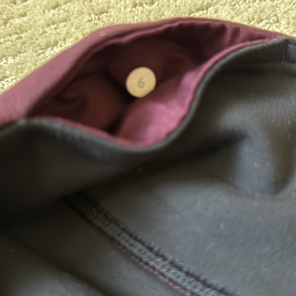 Lululemon reversible legging - Picture 3 of 3